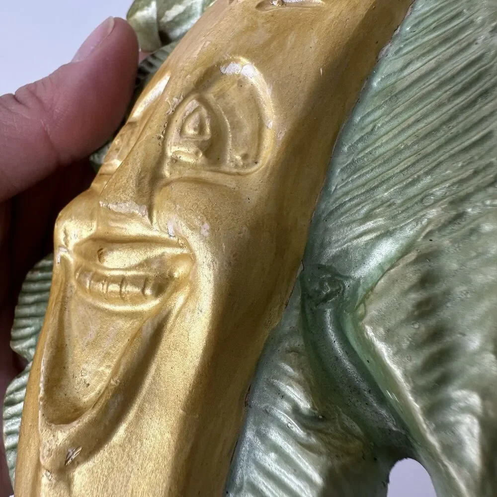 Unbranded anthropomorphic smiling